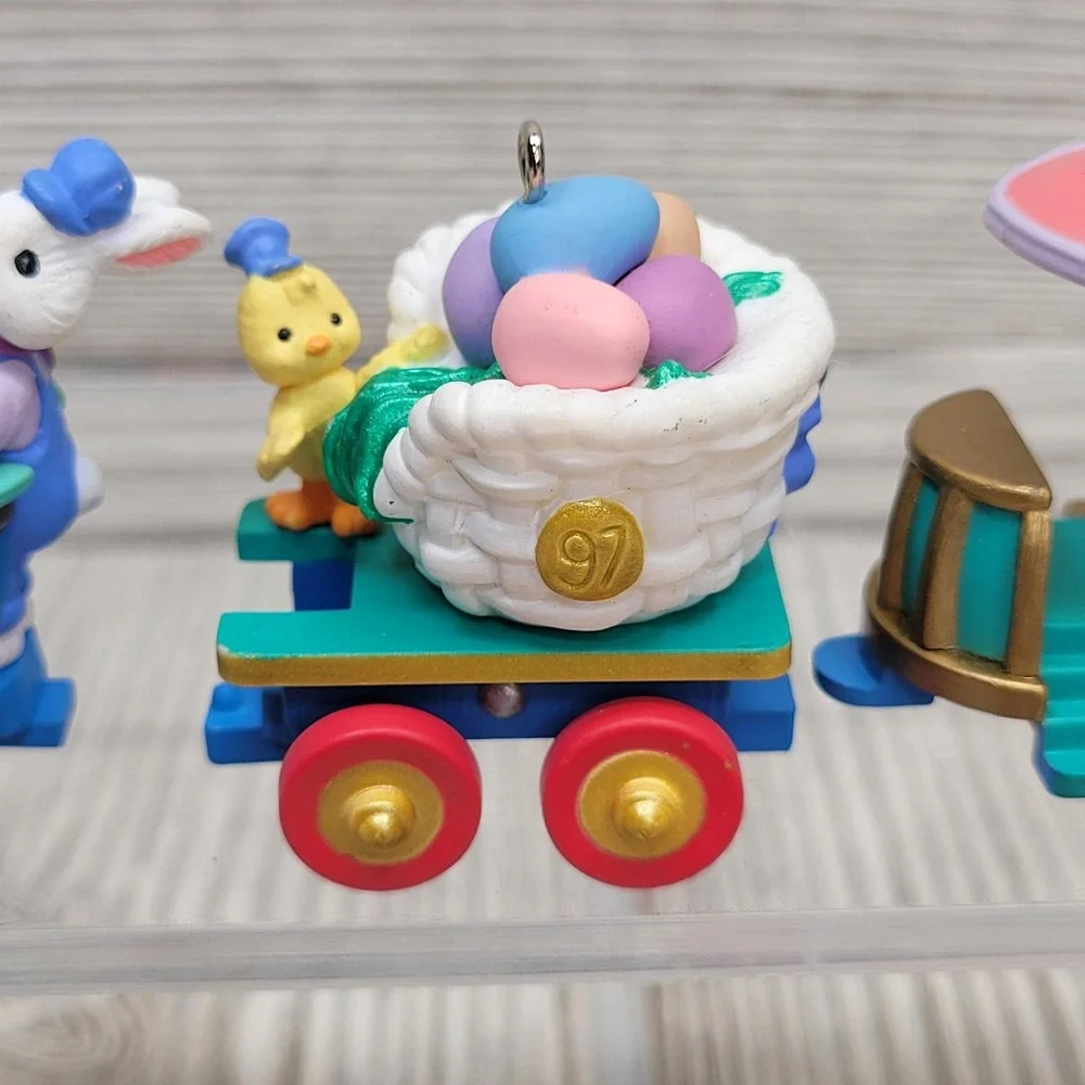 5 Hallmark Cottontail Express Easter Train Ornament 1996 2000 Bunny Chick Egg